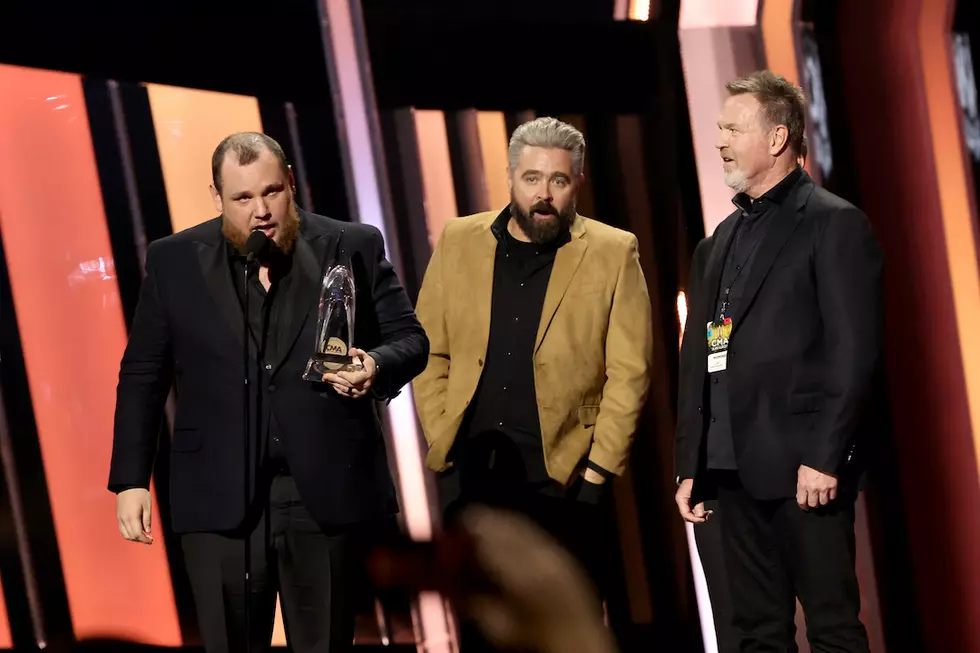 Luke Combs’ ‘Growin’ Up’ Named Album of the Year at 2022 CMA Awards